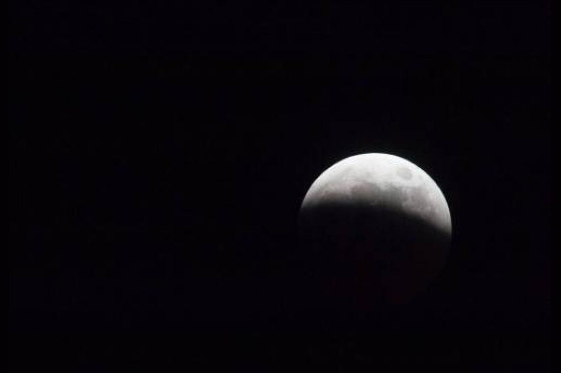Eclipse parcial de Luna - 0