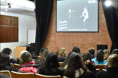 Proyecciones para escuelas del documental: “Huellas que cambiaron la historia”